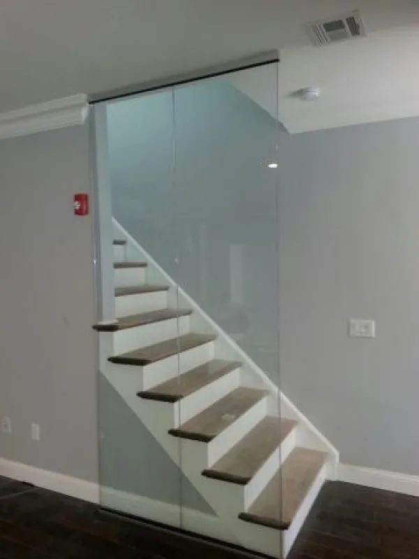 picture of enclosed staircase